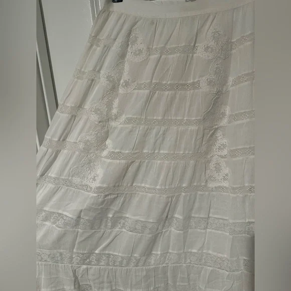 SOLD Doen Allura Skirt in Salt - Picture 5 of 10